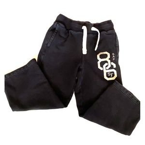 GAP Black M 8 Sweatpants with Distressed 86 EUC